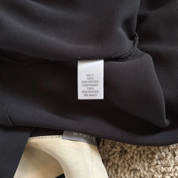 TINLEY ROAD Elegant Black and Tan Women's Top w/ Plunge V-Neck & Long Ties Sz M - Picture 3 of 10